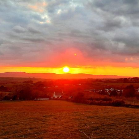Summit Camping Kit Hill Cornwall Panoramic Views Grass Pitch From 15Pn Or Bella Bell Tent 75Pn Callington Extérieur photo