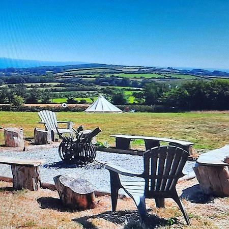 Summit Camping Kit Hill Cornwall Panoramic Views Grass Pitch From 15Pn Or Bella Bell Tent 75Pn Callington Extérieur photo