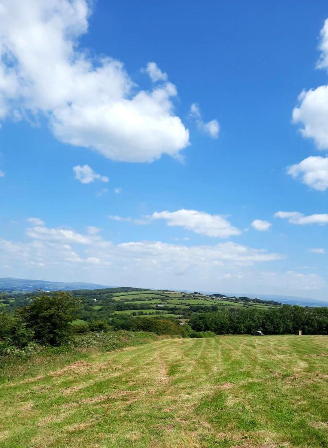 Summit Camping Kit Hill Cornwall Panoramic Views Grass Pitch From 15Pn Or Bella Bell Tent 75Pn Callington Extérieur photo