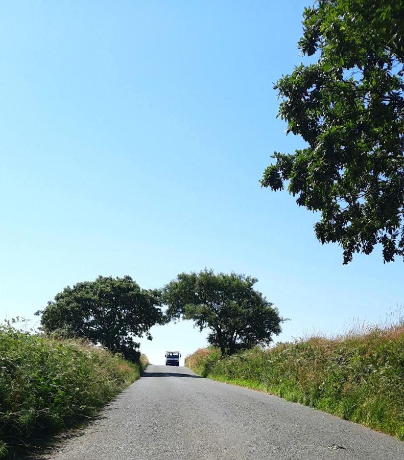 Summit Camping Kit Hill Cornwall Panoramic Views Grass Pitch From 15Pn Or Bella Bell Tent 75Pn Callington Extérieur photo