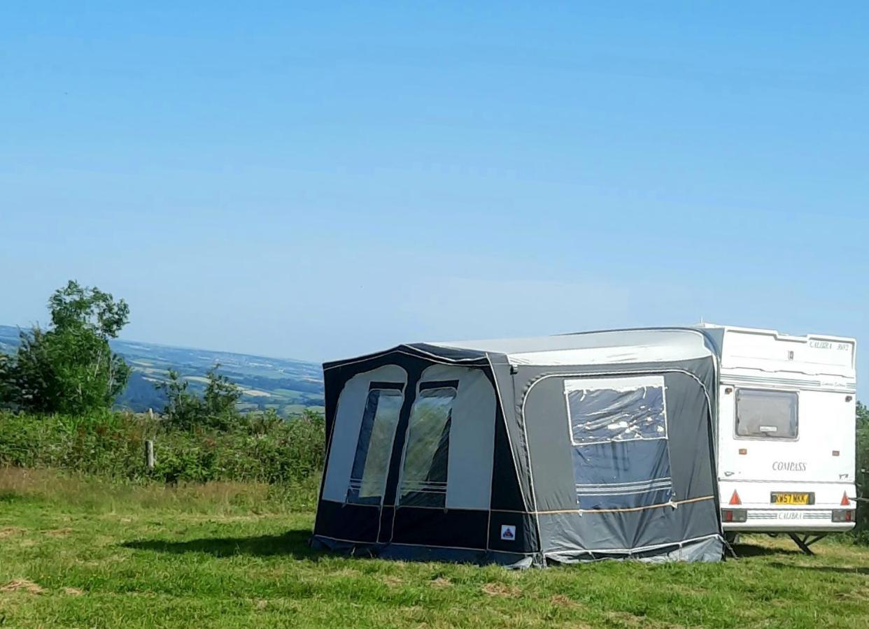 Summit Camping Kit Hill Cornwall Panoramic Views Grass Pitch From 15Pn Or Bella Bell Tent 75Pn Callington Extérieur photo