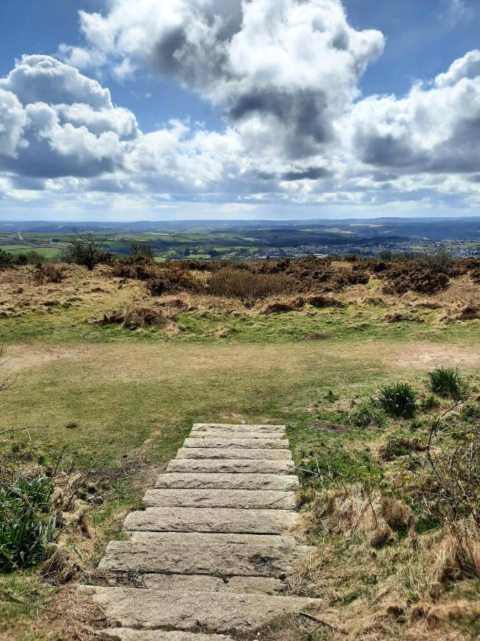 Summit Camping Kit Hill Cornwall Panoramic Views Grass Pitch From 15Pn Or Bella Bell Tent 75Pn Callington Extérieur photo